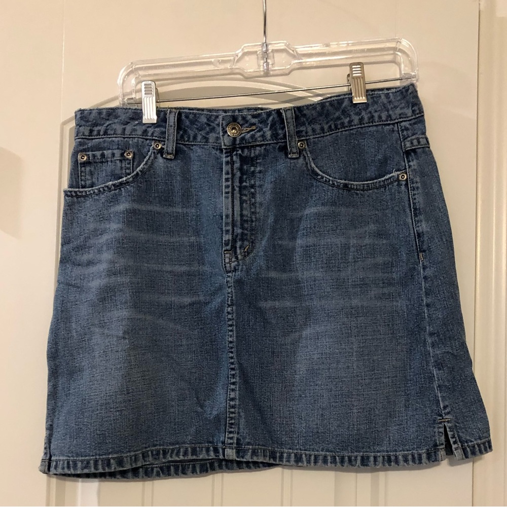 BKLE Denim Medium Wash Denim Skirt- Great Condition l Size: 32/33
